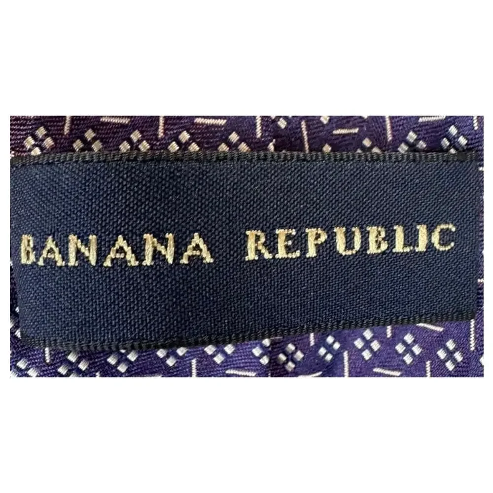 CLEARANCE!! Banana Republic Navy Geometric Print Tie Classic Width Approx 2.5
